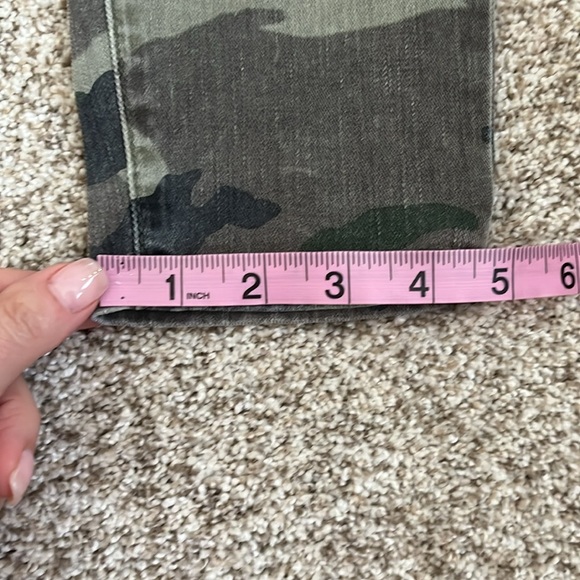 ELIZABETH & JAMES Ozzy Camo Skinny Jeans {C31} - Picture 9 of 11